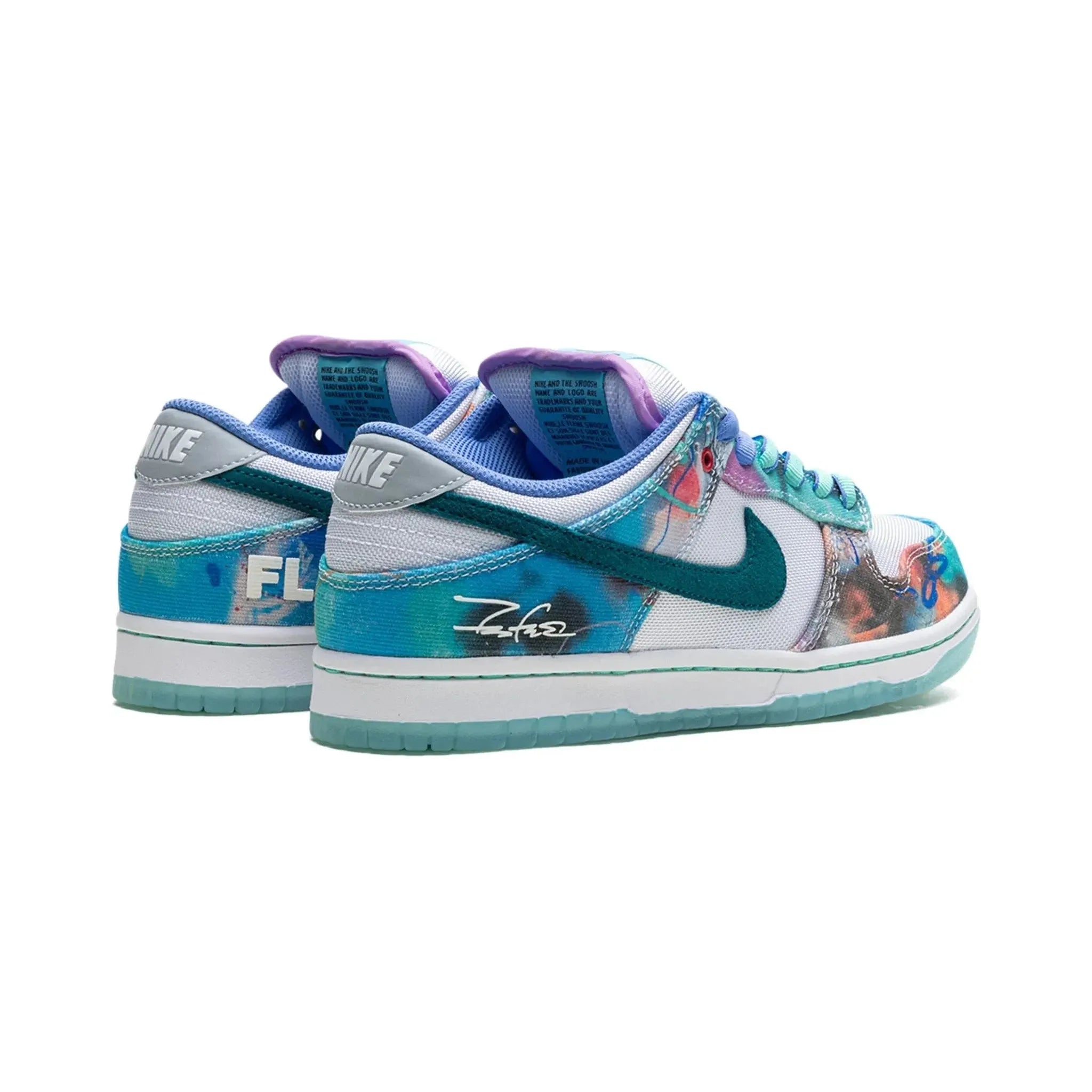 NIKE DUNK LOW SB "Futura Laboratories - Bleached Aqua"