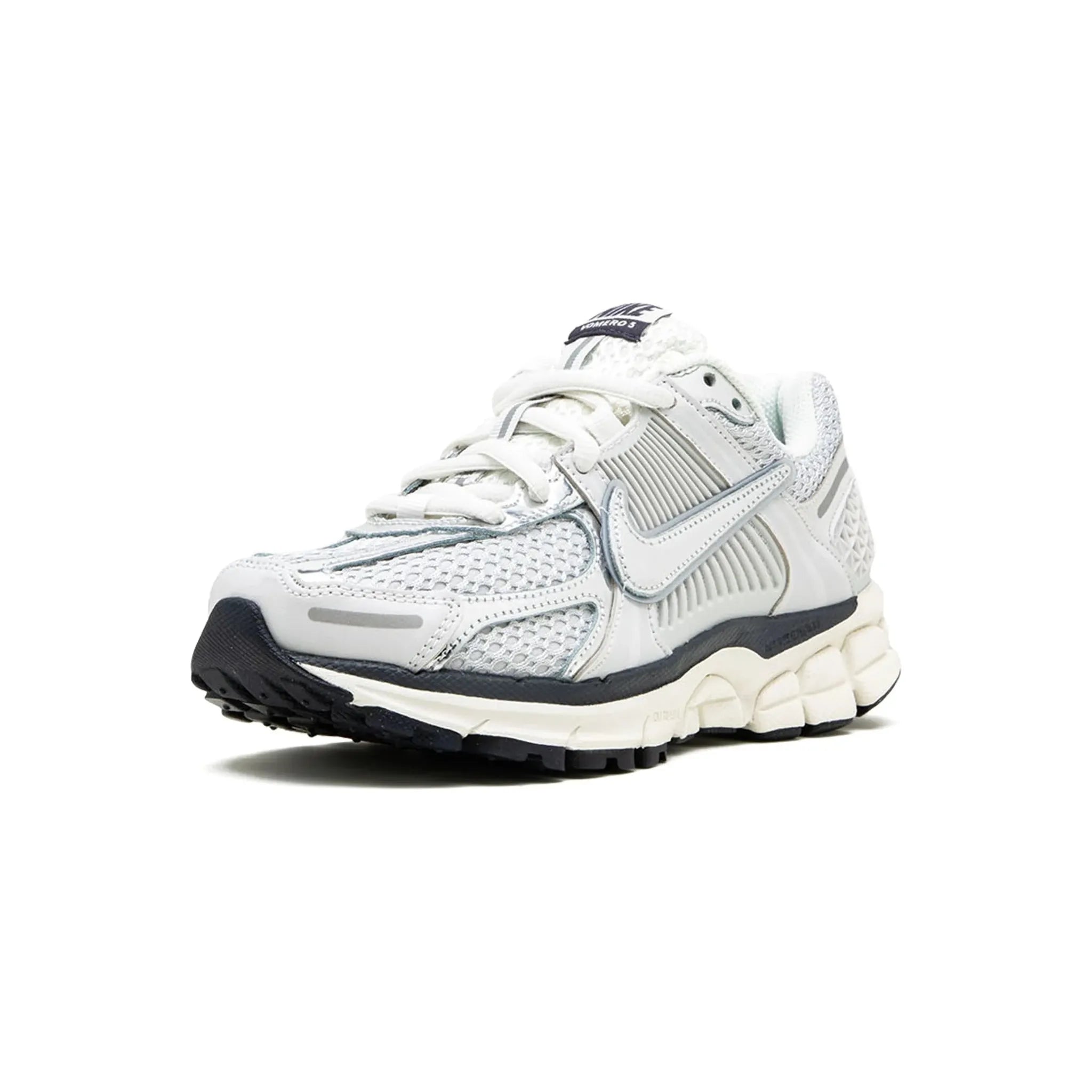 Nike WMNS VOMERO 5
"Photon Dust