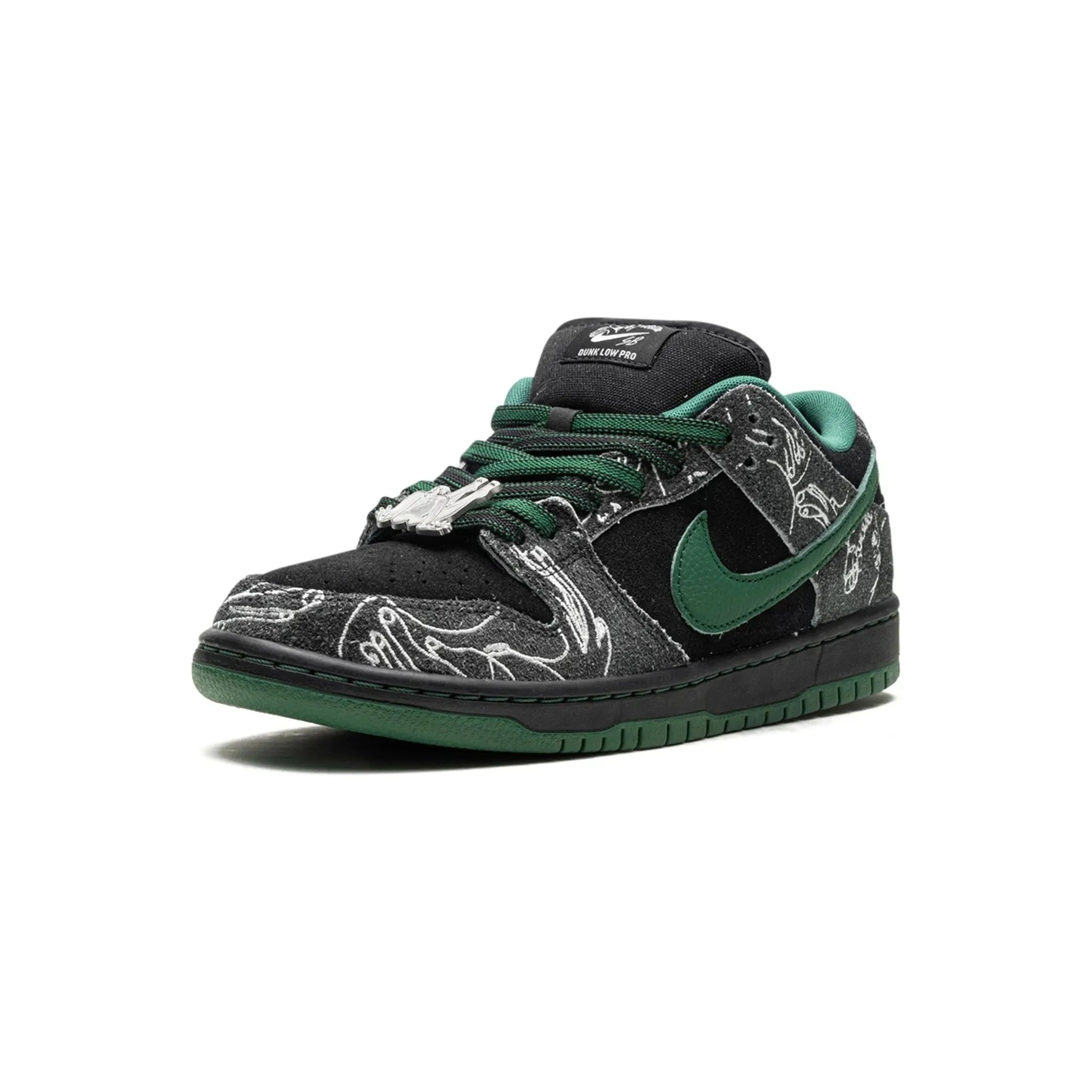 Nike SB DUNK LOW
"There Skateboards"