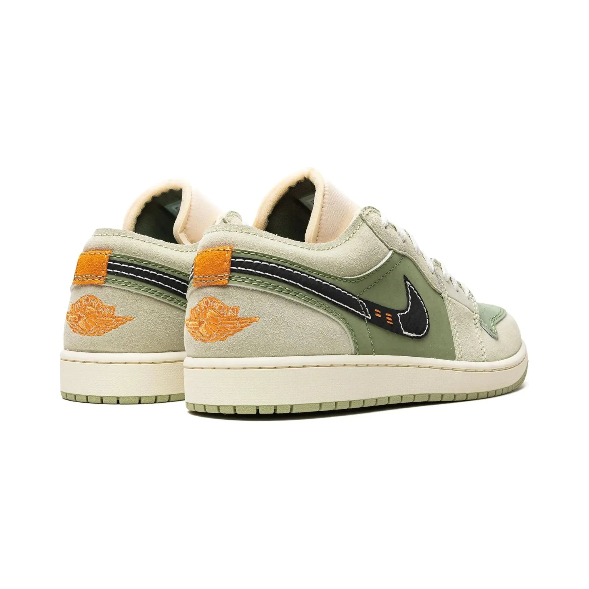 Jordan 1 Low SE Craft
Light Olive