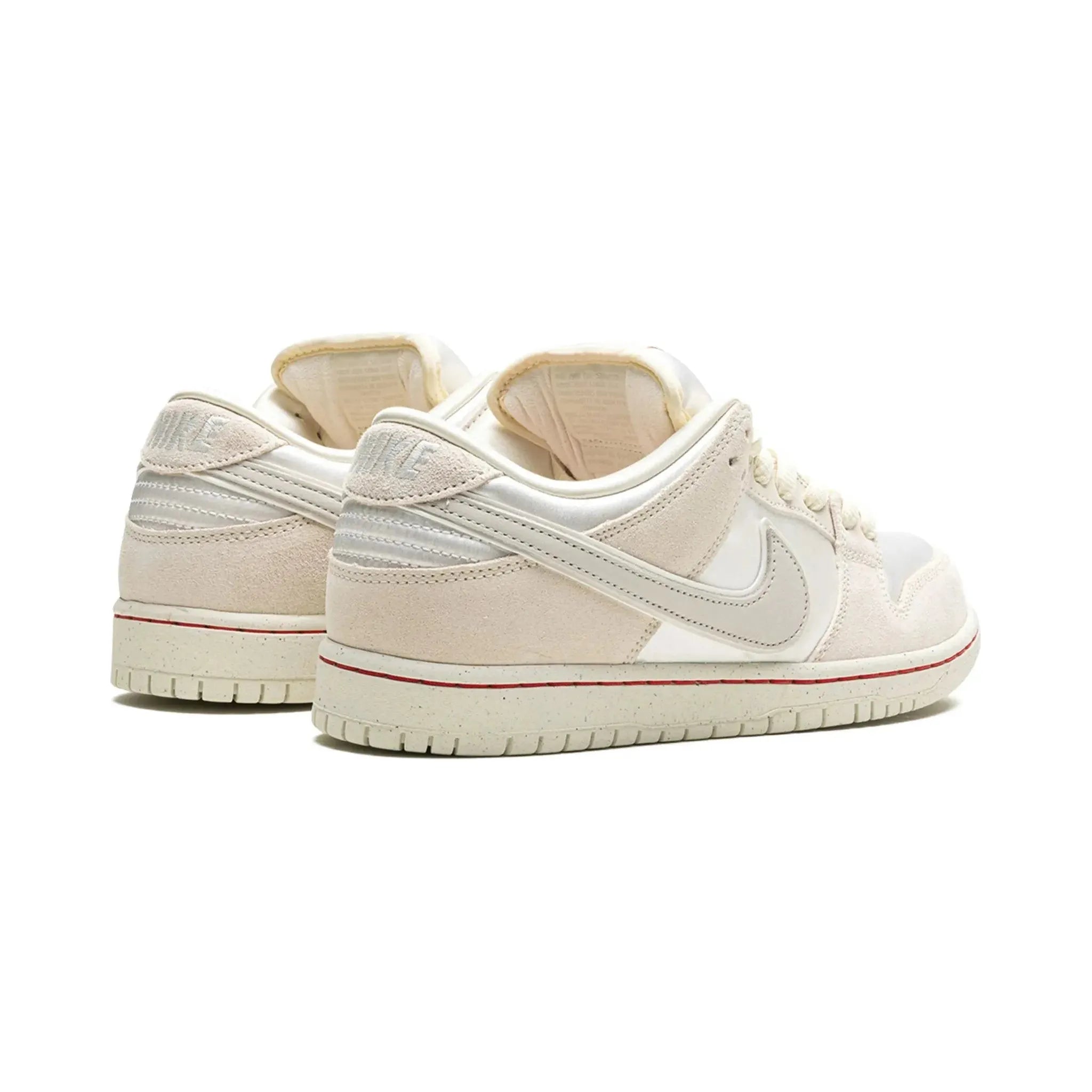NIKE
SB DUNK LOW
"Valentine's Day - Low Love Found"