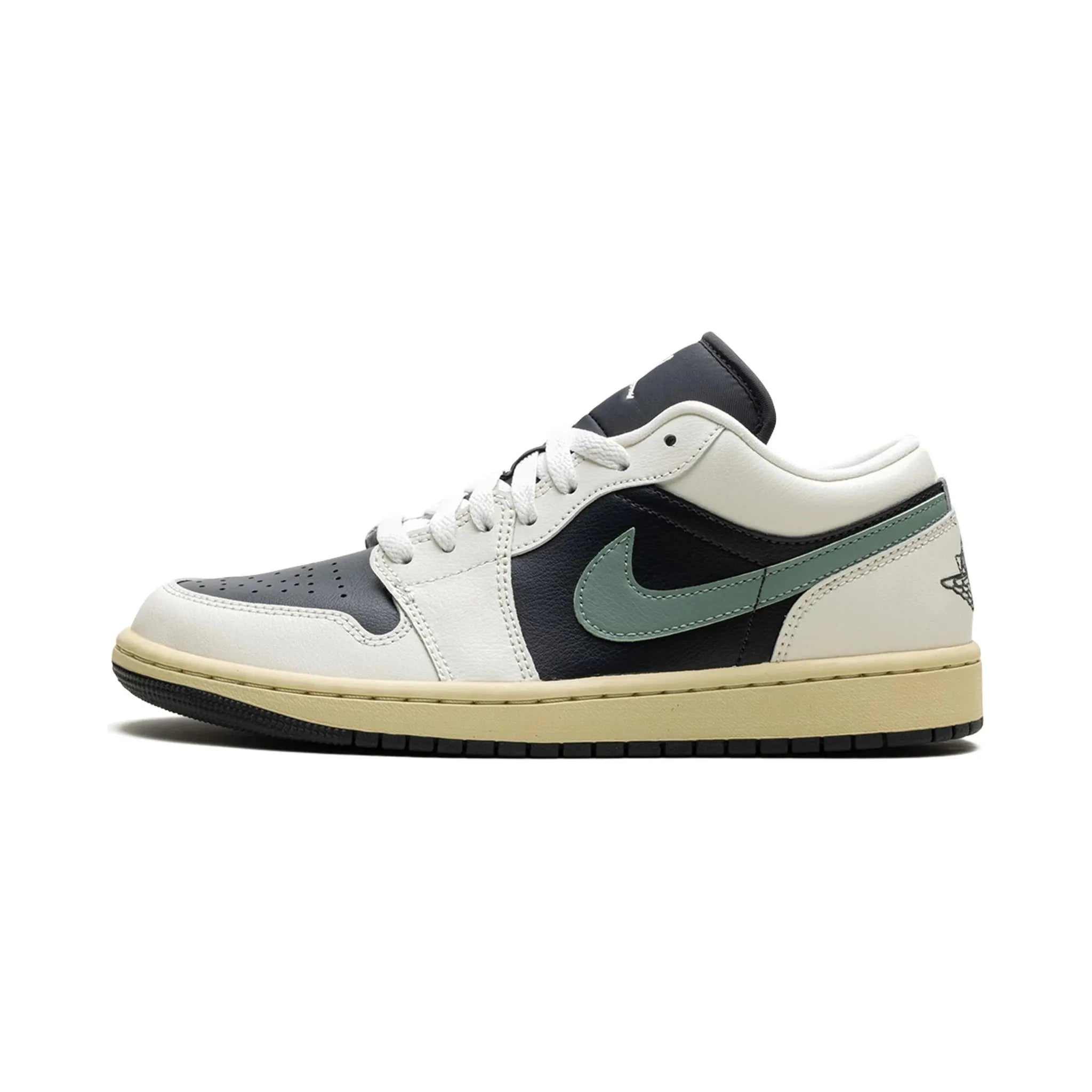 AIR JORDAN 1 LOW WMNS
"Jade Smoke"