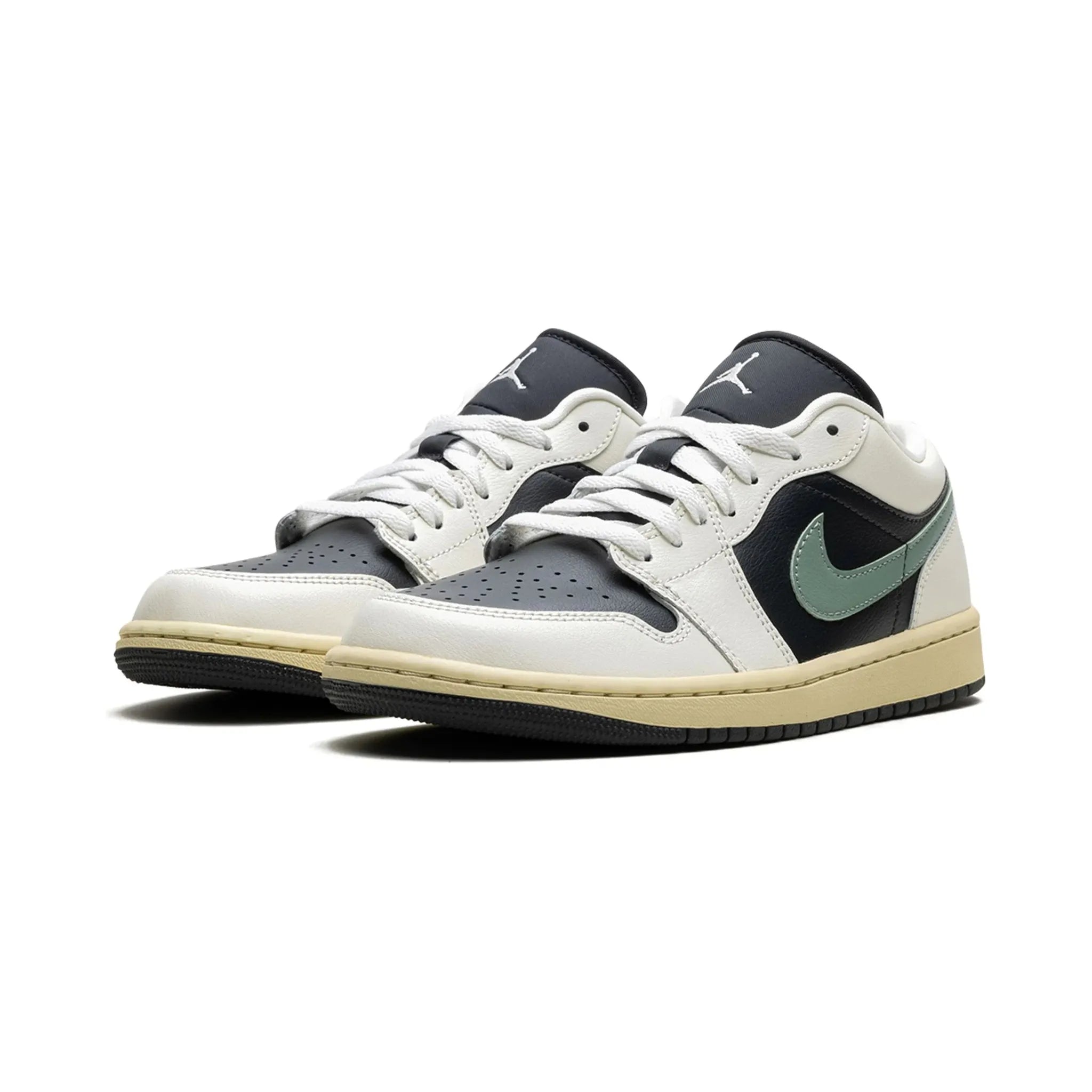 AIR JORDAN 1 LOW WMNS
"Jade Smoke"