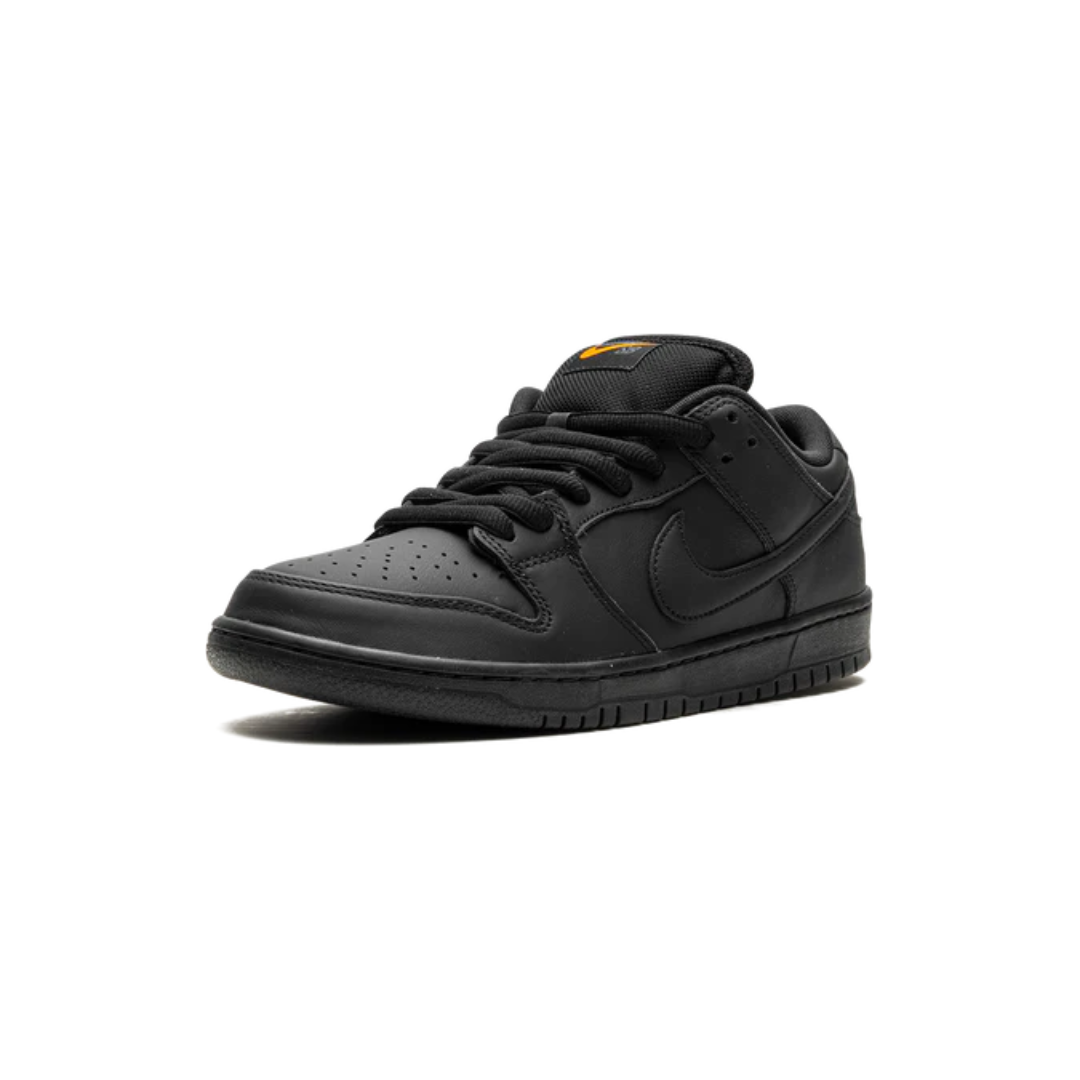Nike SB SB Dunk "Triple Black"