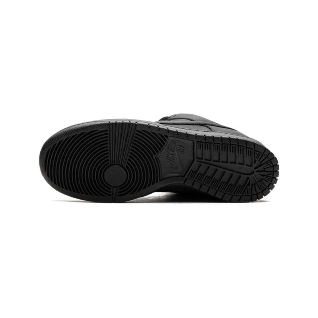 Nike SB SB Dunk "Triple Black"