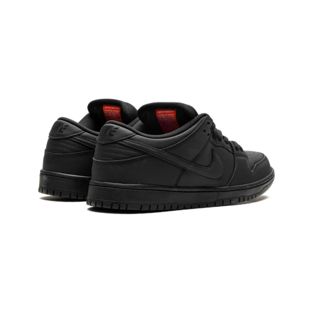 Nike SB SB Dunk "Triple Black"