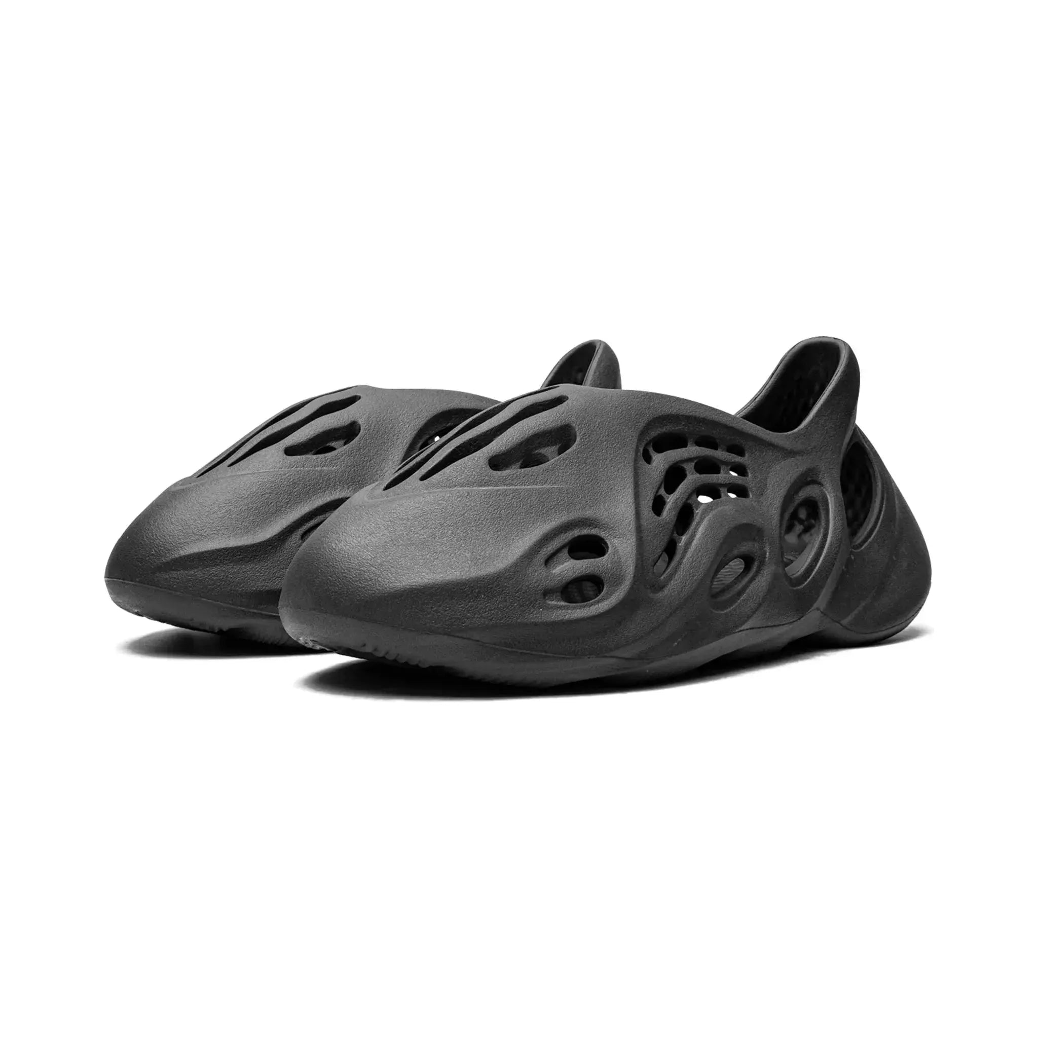 Yeezy Foam RNNR “Onyx”