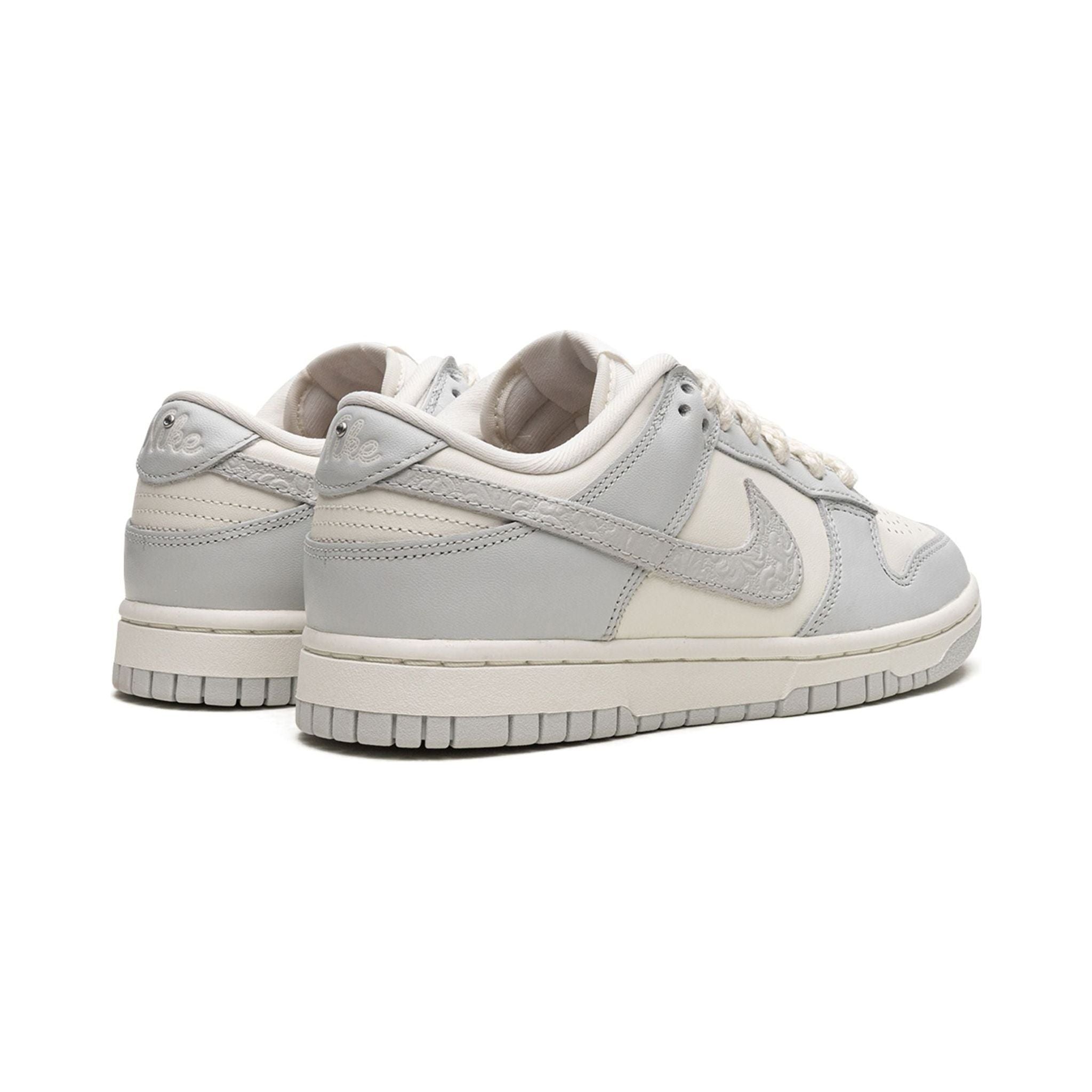 WMNS Nike Dunk Low "Needlework" (W)