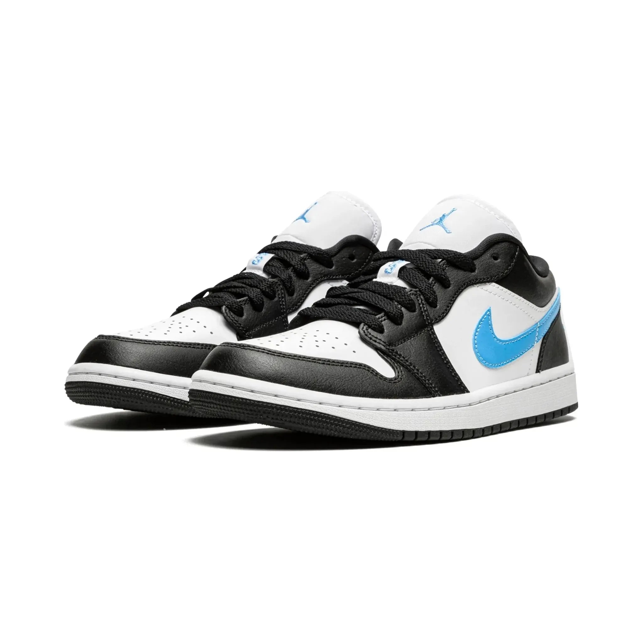Jordan 1 Low "Black University Blue White" (W)
