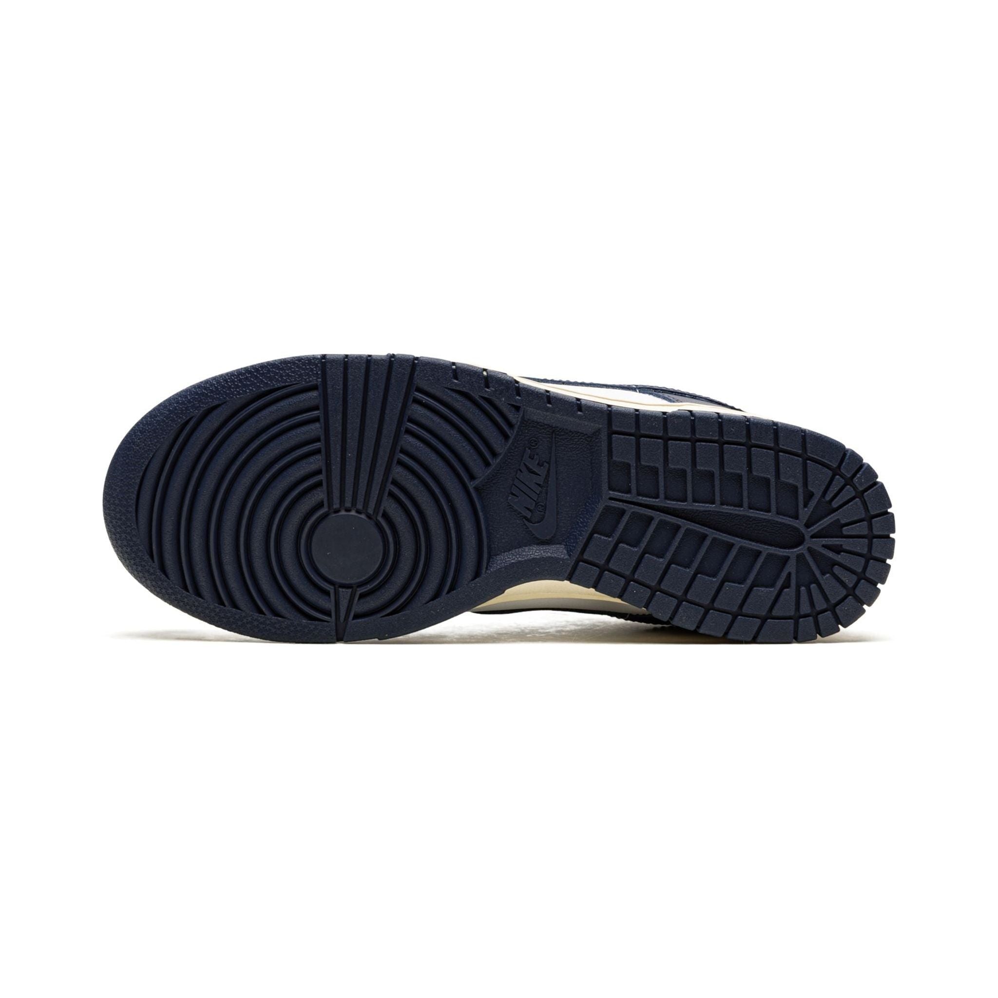 Nike Dunk Low "Vintage Navy" (W)