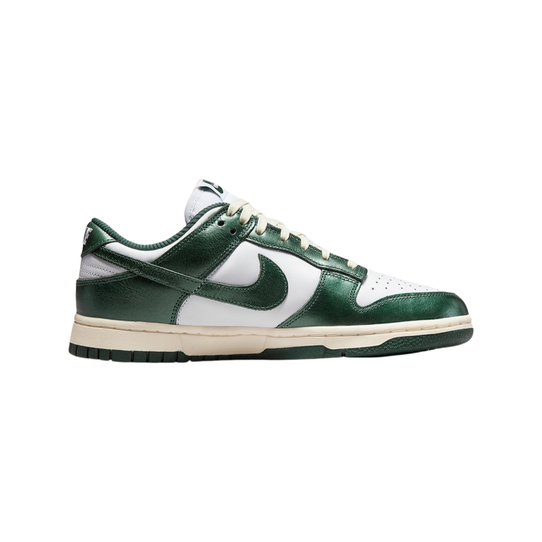 Nike Dunk Low “Vintage Green” (side)