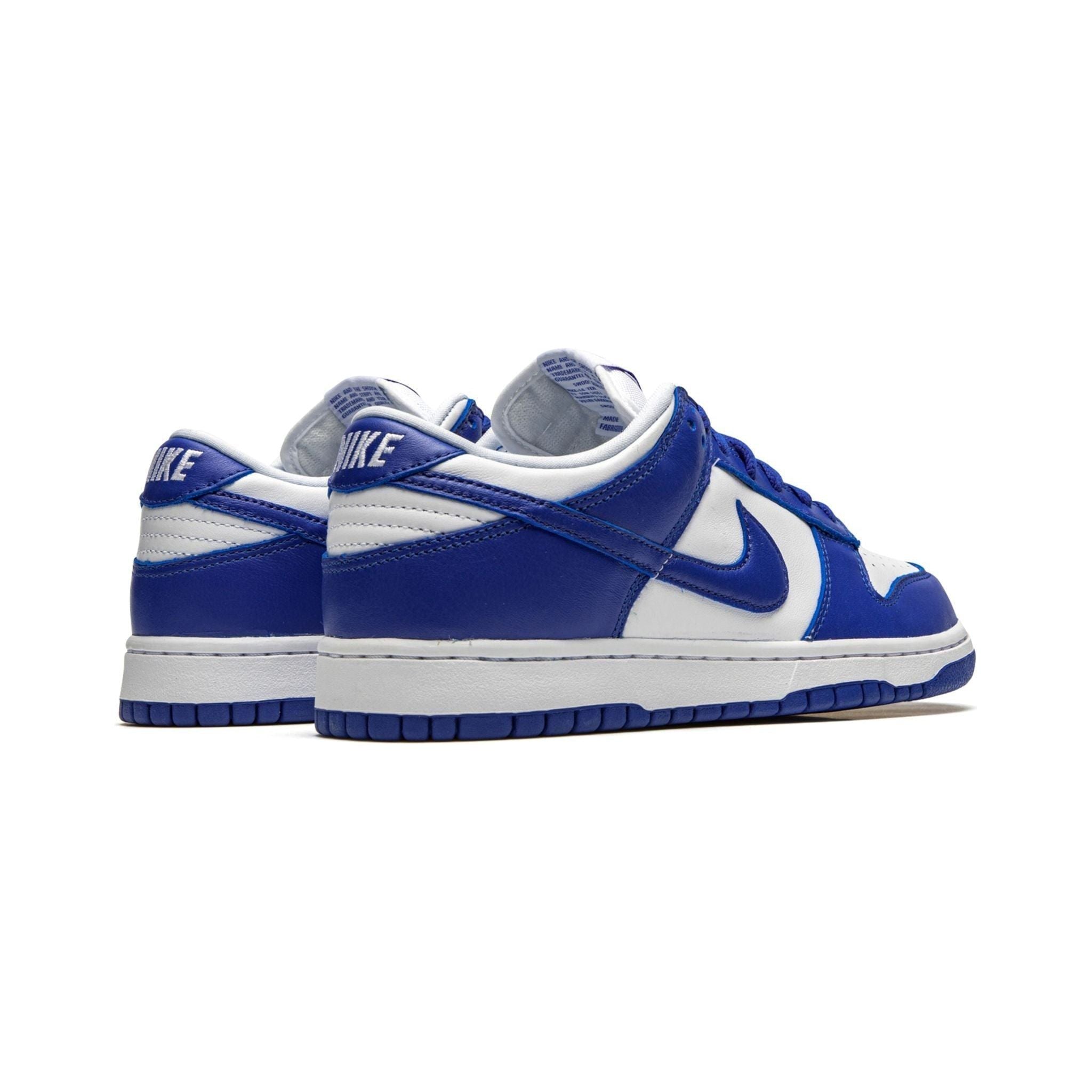 Nike Dunk Low “Kentucky”