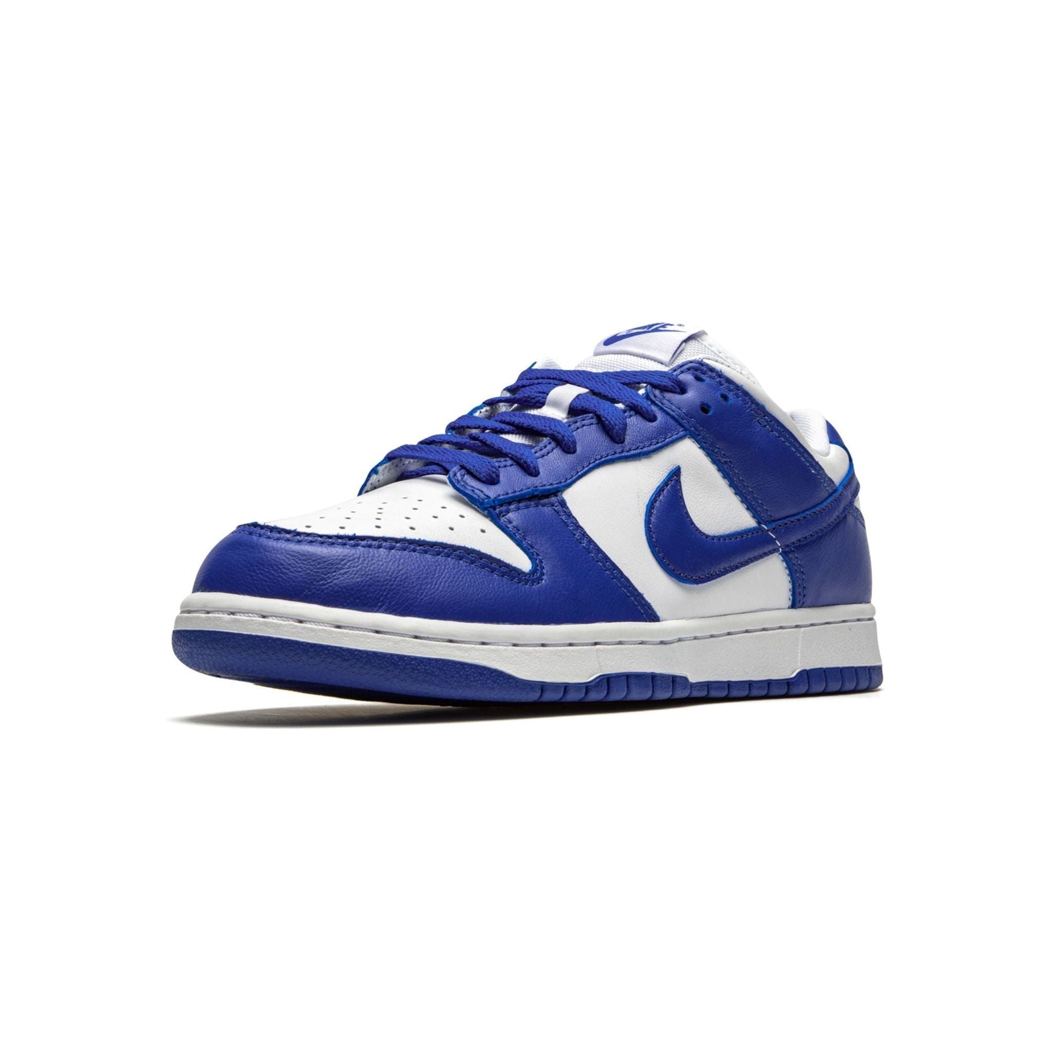 Nike Dunk Low “Kentucky”