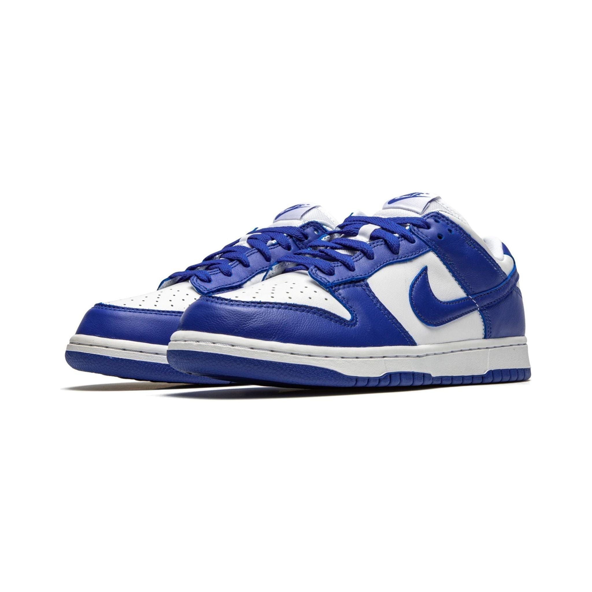 Nike Dunk Low “Kentucky”