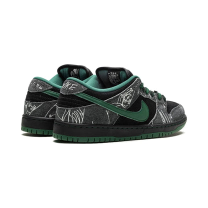 Nike SB DUNK LOW
"There Skateboards"