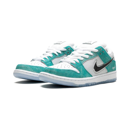 Nike SB DUNK LOW PRO QS
"April Skateboards
