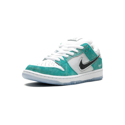 Nike SB DUNK LOW PRO QS
"April Skateboards