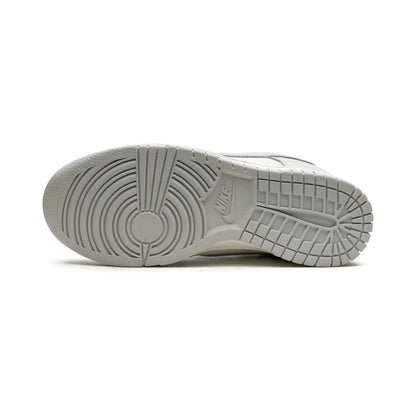 WMNS Nike Dunk Low "Needlework" (W)