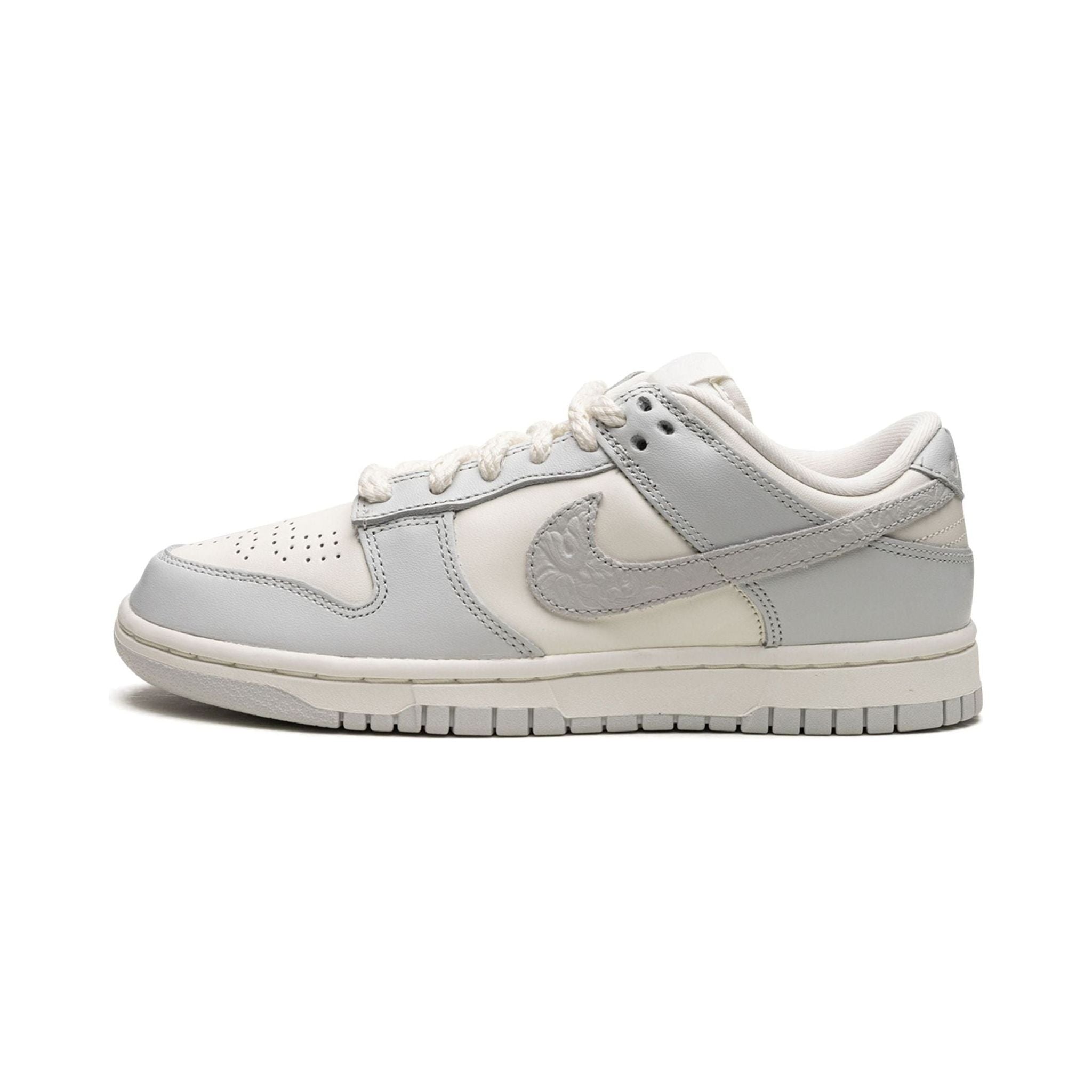 WMNS Nike Dunk Low "Needlework" (W)