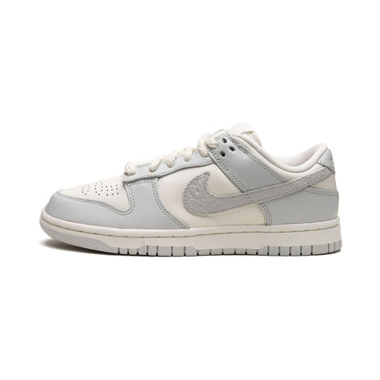 WMNS Nike Dunk Low "Needlework" (W)