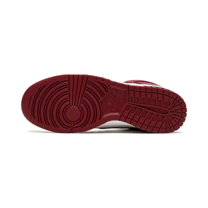 Nike Dunk Low "Team Red”
