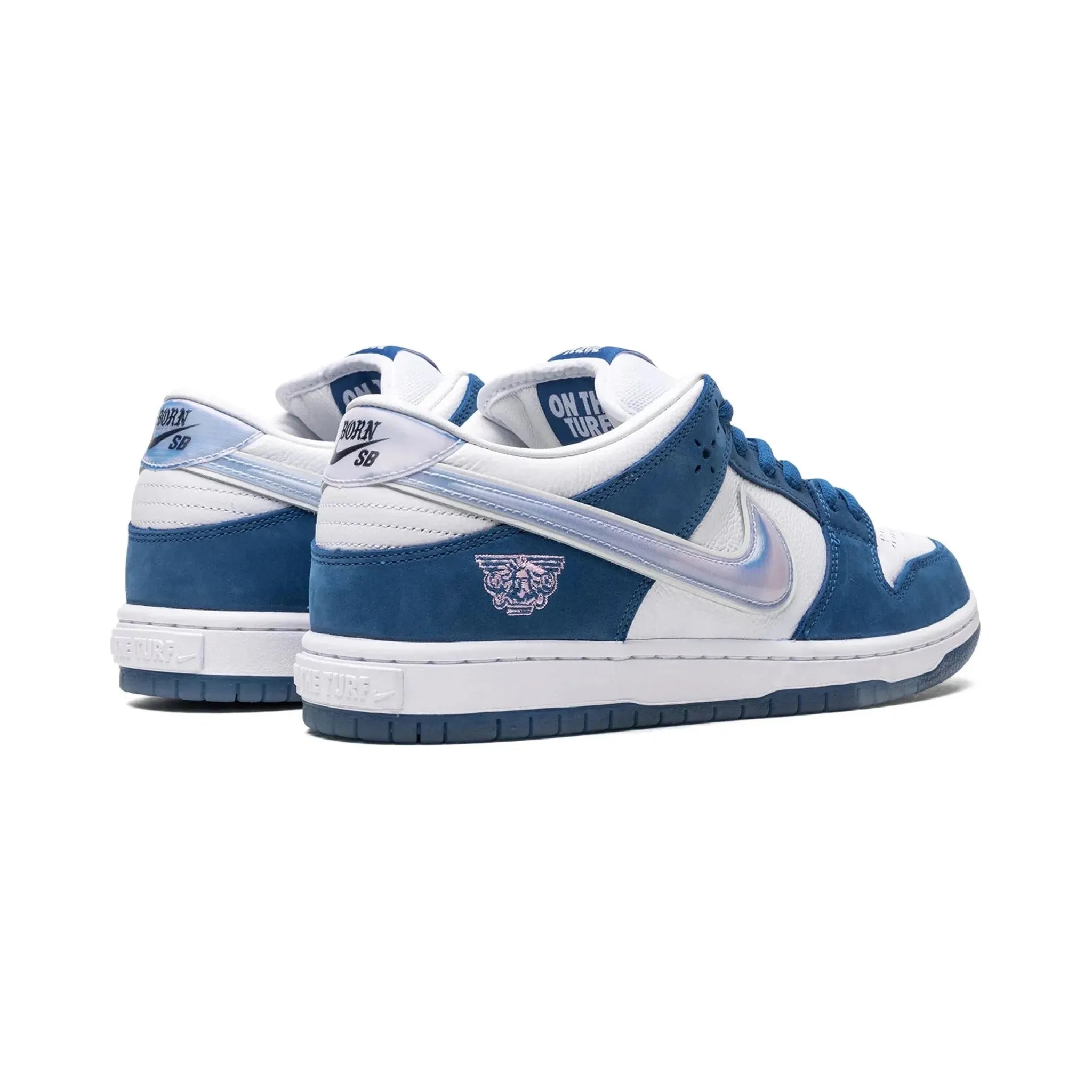 Nike DUNK LOW SB "Born x Raised"